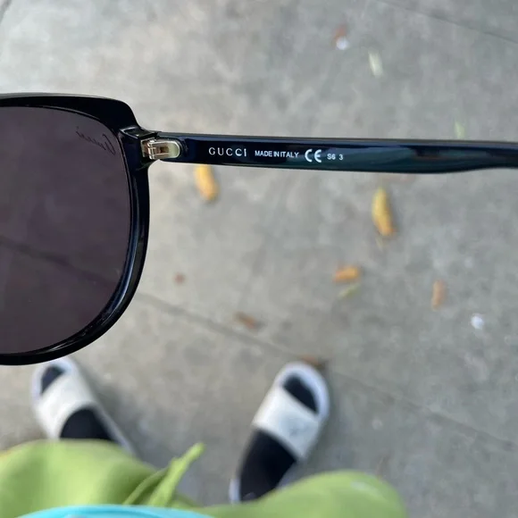 Gucci Black Web Sides Sunglasses - Picture 6 of 6